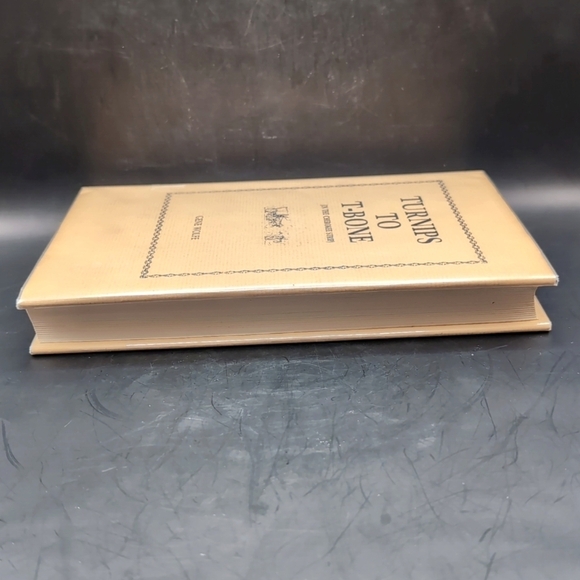 Turnips to T-Bone - 1977 First Edition Hardcover Book - Gene Wolfe Author Signed - Picture 5 of 15